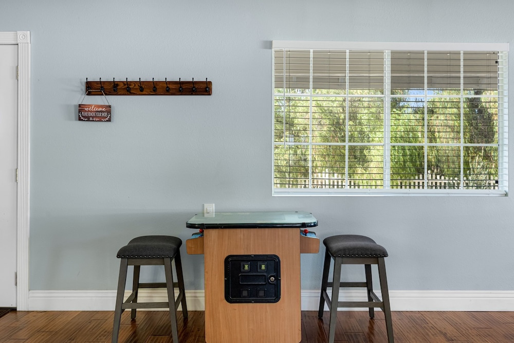 Wine Country Retreat Gorgeous Views Minutes to Wineries