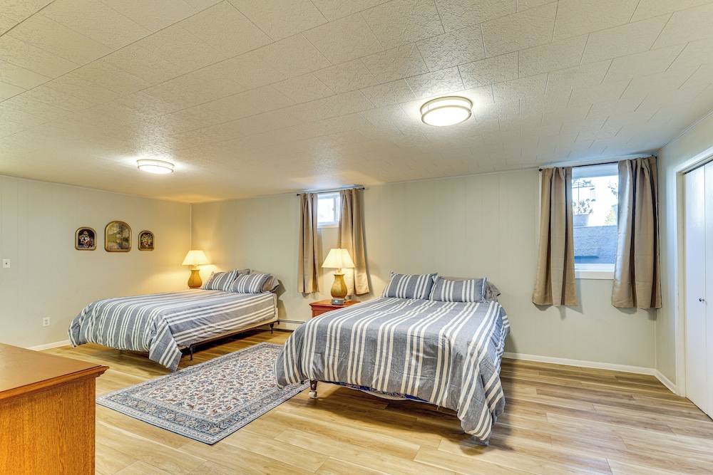 3 Acres of Serenity! Countryside Home in Dickinson