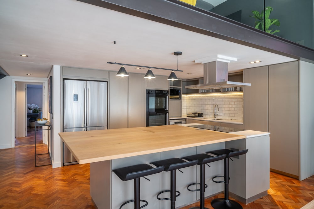 Two Bed Designer Luxury Central De Waterkant