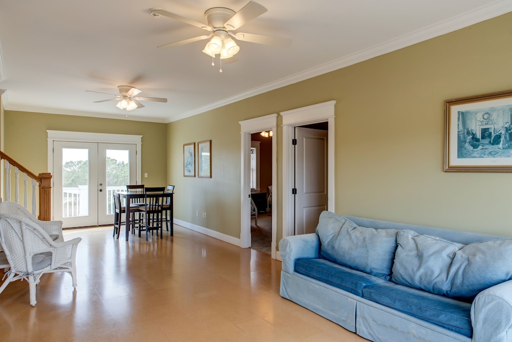 Purple Parrot - You Will Be Amazed At The Panoramic Island Views From The Third Floor Crows Nest! 4 Bedroom Home by RedAwning