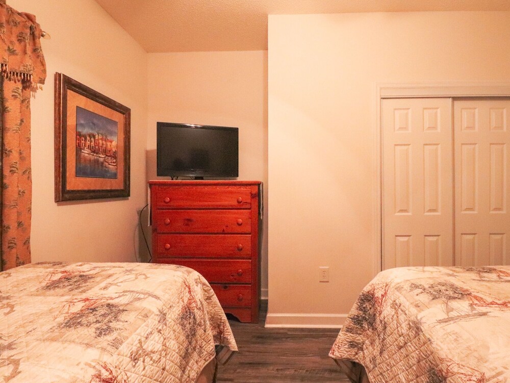 Ironwood #931 2 Bedroom Condo by RedAwning view 2