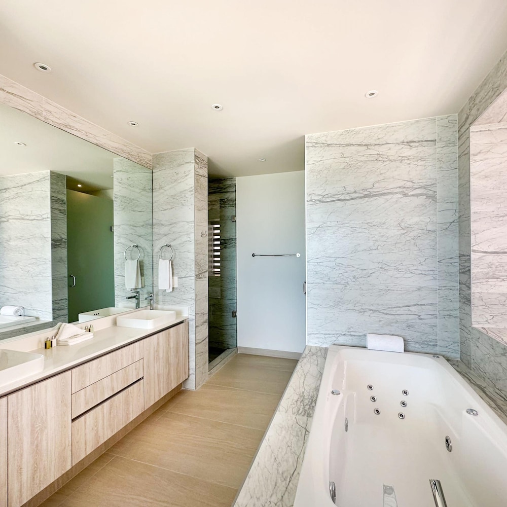 Brand New 6 Bedroom Penthouse