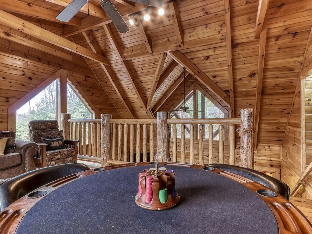 Arrowhead Lodge - New Listing! 4 Bedroom Cabin by Redawning view 2