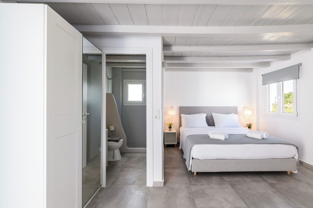 Eleven Keys Mykonos Suites