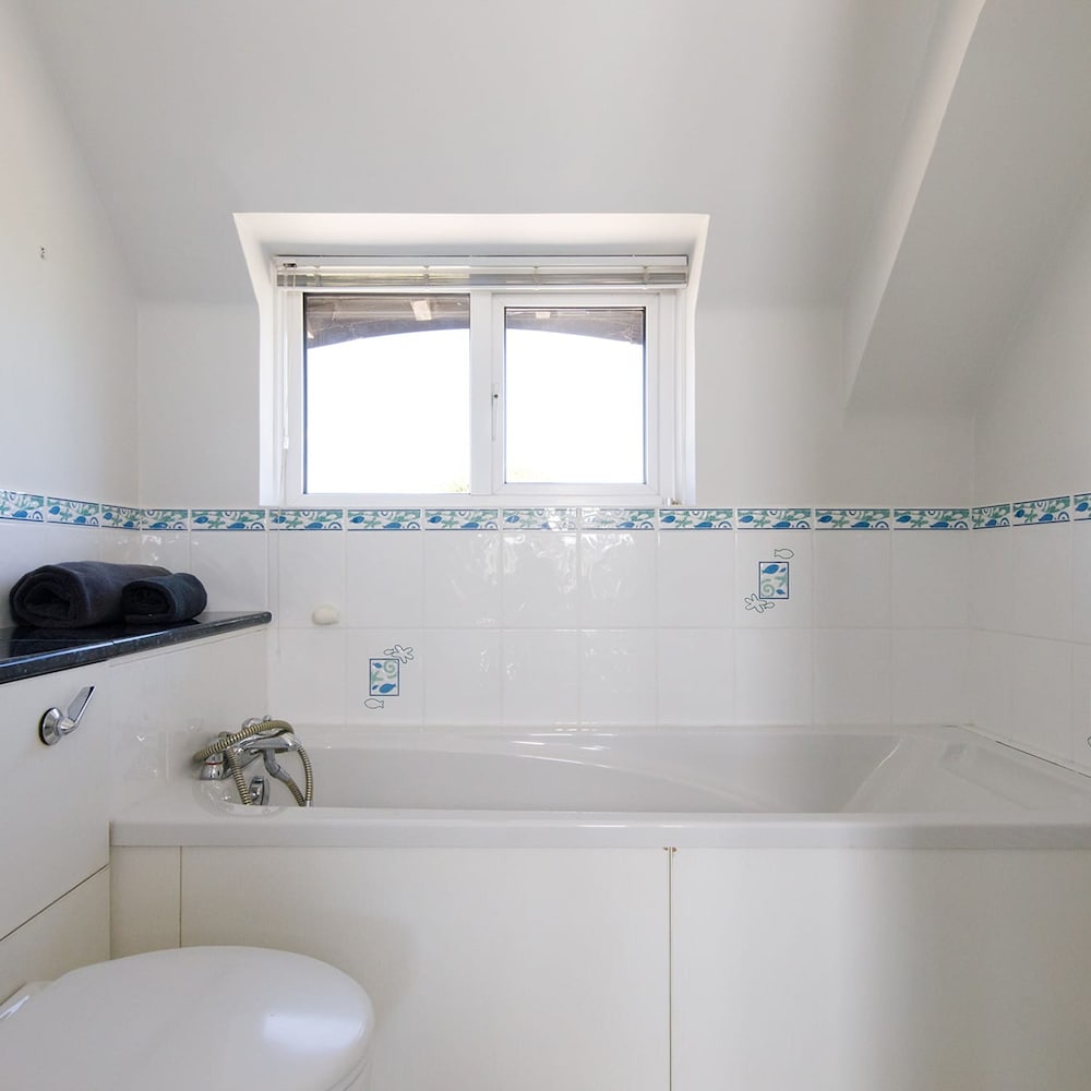 Beach House With Pool in West Wittering