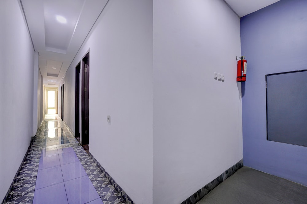 Capital O 94914 Kemayoran Guest House