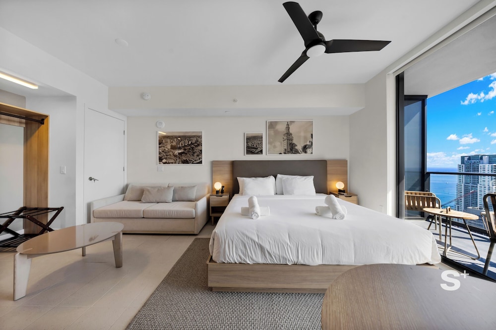 Sky High Stay Sleek Studio in Miami