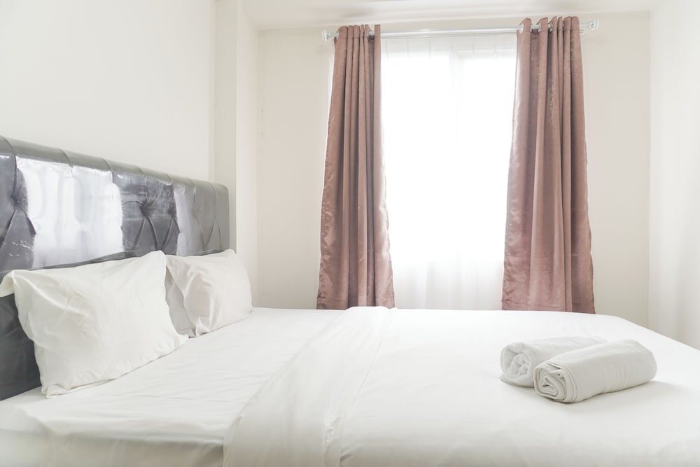 Comfy Stay 2BR at Podomoro Golf View Apartment