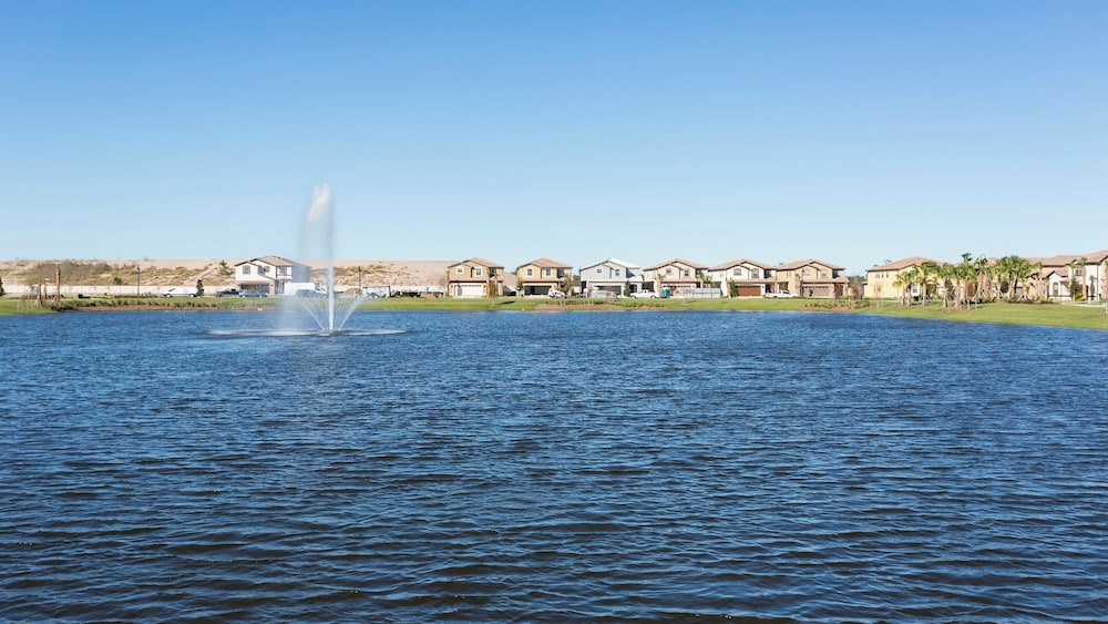 5-br Townhouse With Pool, Games, Disney