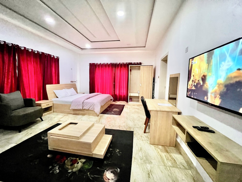 FURNISHED APARTMENTS