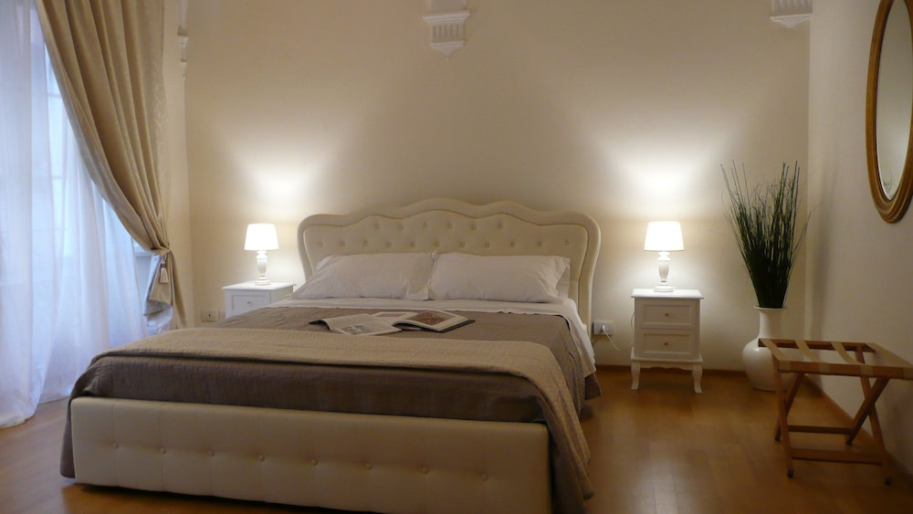 Palazzo de' Vecchi photo 3