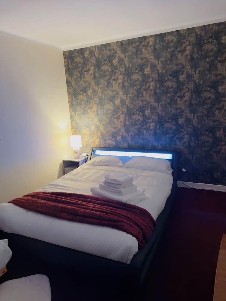 Elegant Escape in North Shields - Spacious 3 Bedroom House