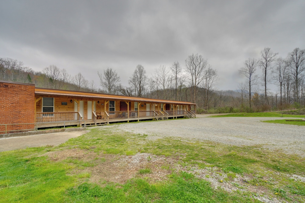 ATV Adventures Await: Tennessee Riverside Retreat