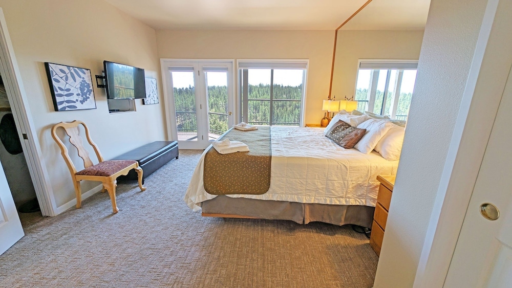 Mt Bachelor Village 328 A 1 Bedroom Condo
