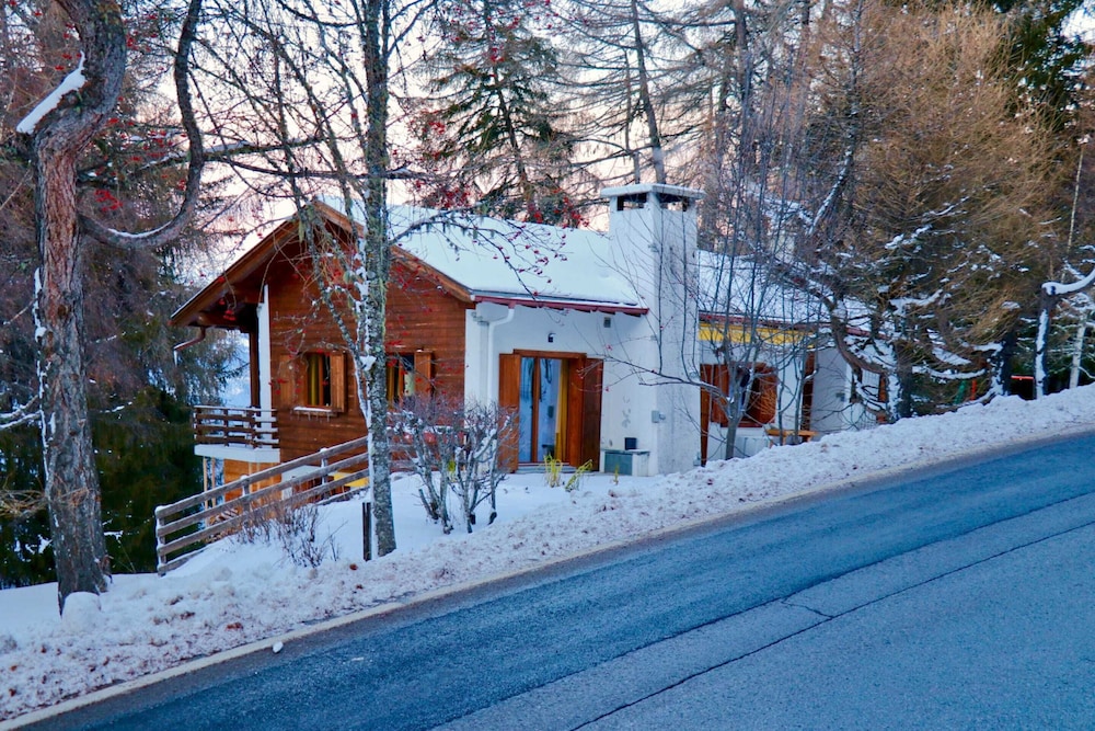 Beautiful Apartment in the Mayens de Sion, 500m From 4 Vallées ski Area