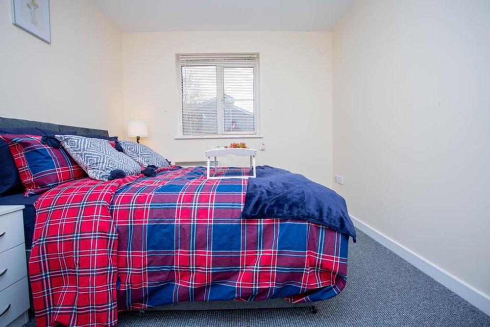 Beautiful two Bedrooms Ensuite Apartment view 2