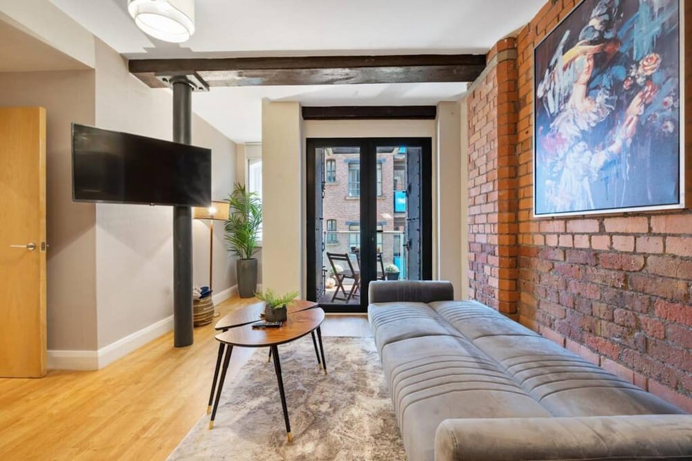 Host Apartments Queen Square Apartment