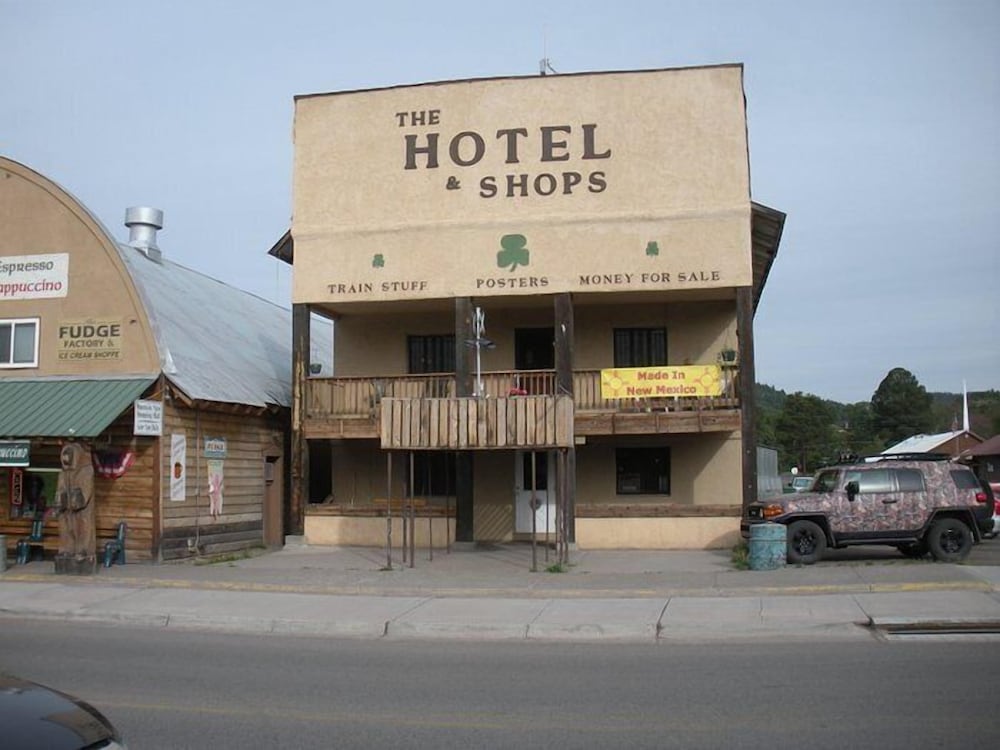 Iron Rail Inn