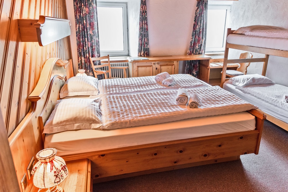 Hotel Bernina Hospiz - Hostel