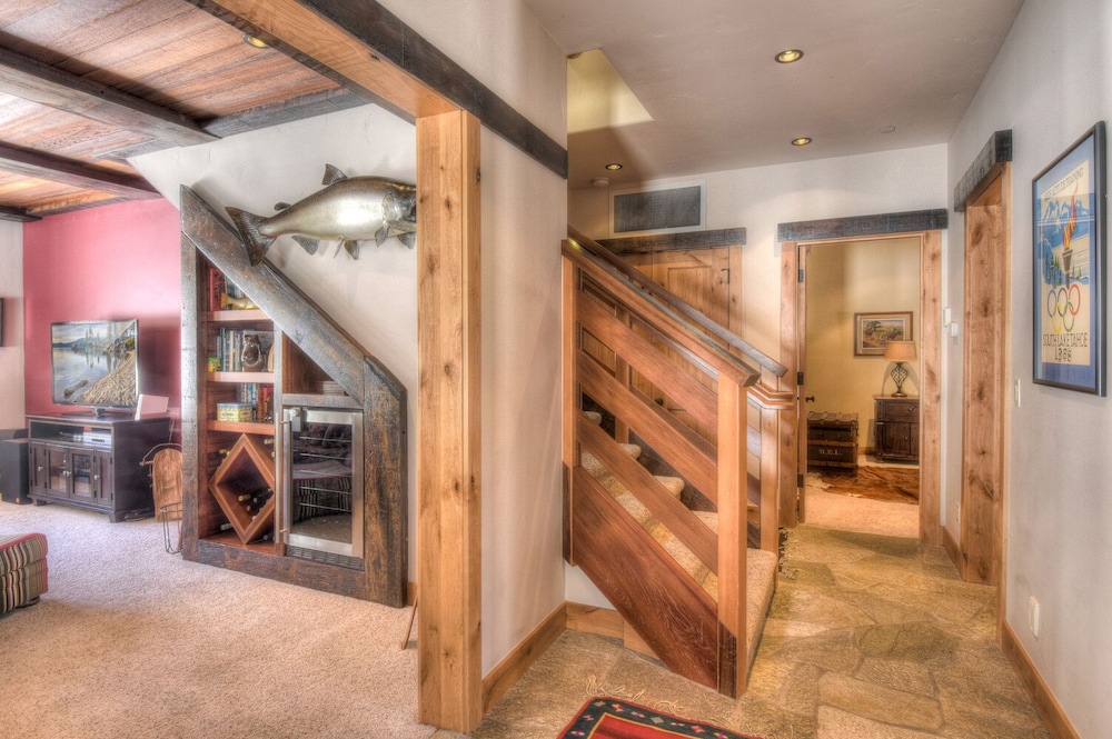 Lake Tahoe Vacations - Squaw Creek Barrel - Property Image 17