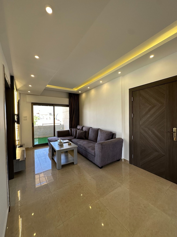 Luxurious Amman Apartment With Private Pool and Modern Amenities