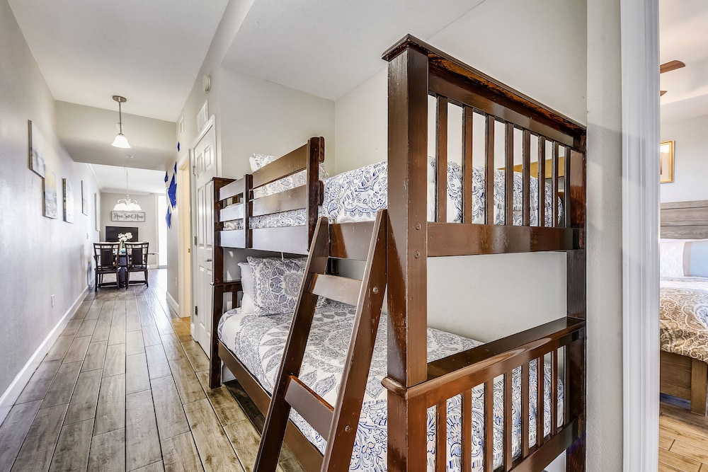 Tidewater by Book That Condo