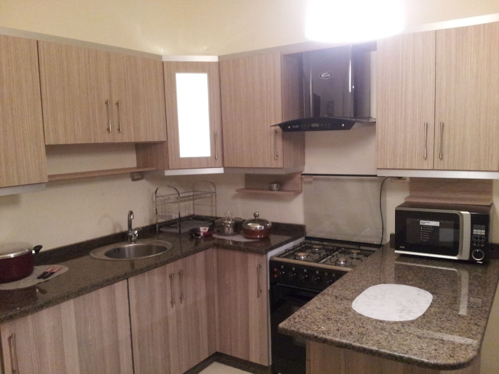 Cozy Dair Ghbar Apartments