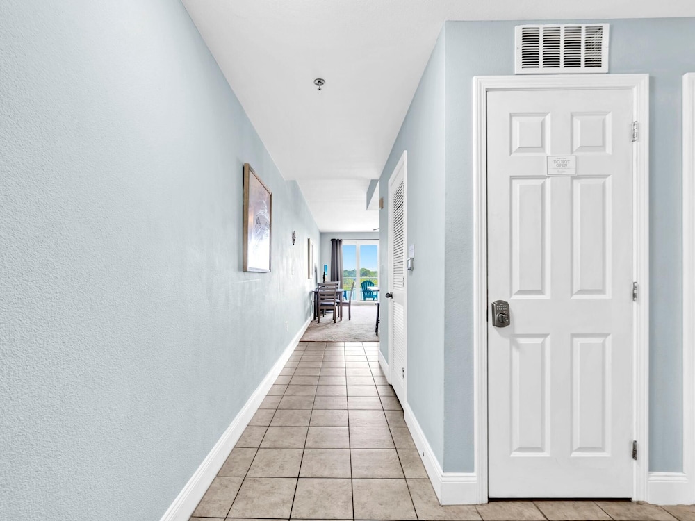 Laketown Wharf 331