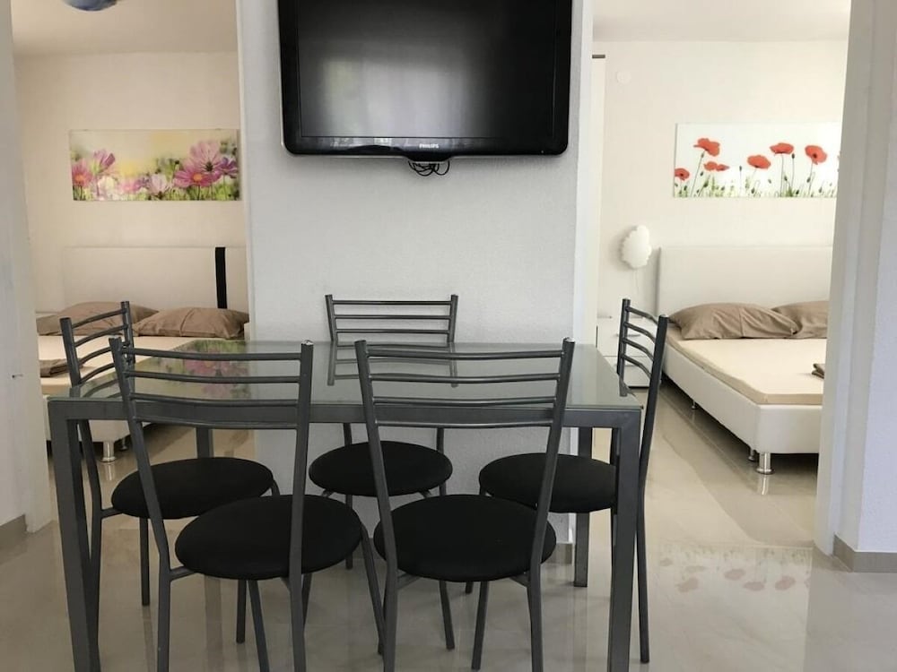 Jora - Familiy Friendly With Parking Space - A1-angel view 5