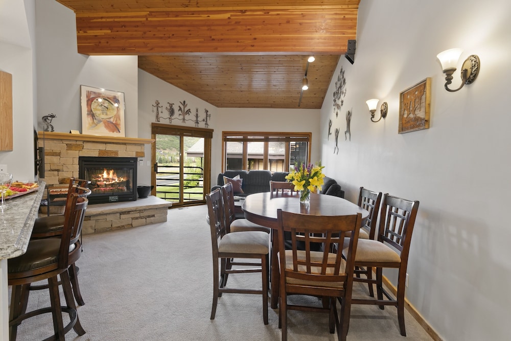 Courchevel at Deer Valley Resort - Two Bedroom Condo #C101 2 Condo