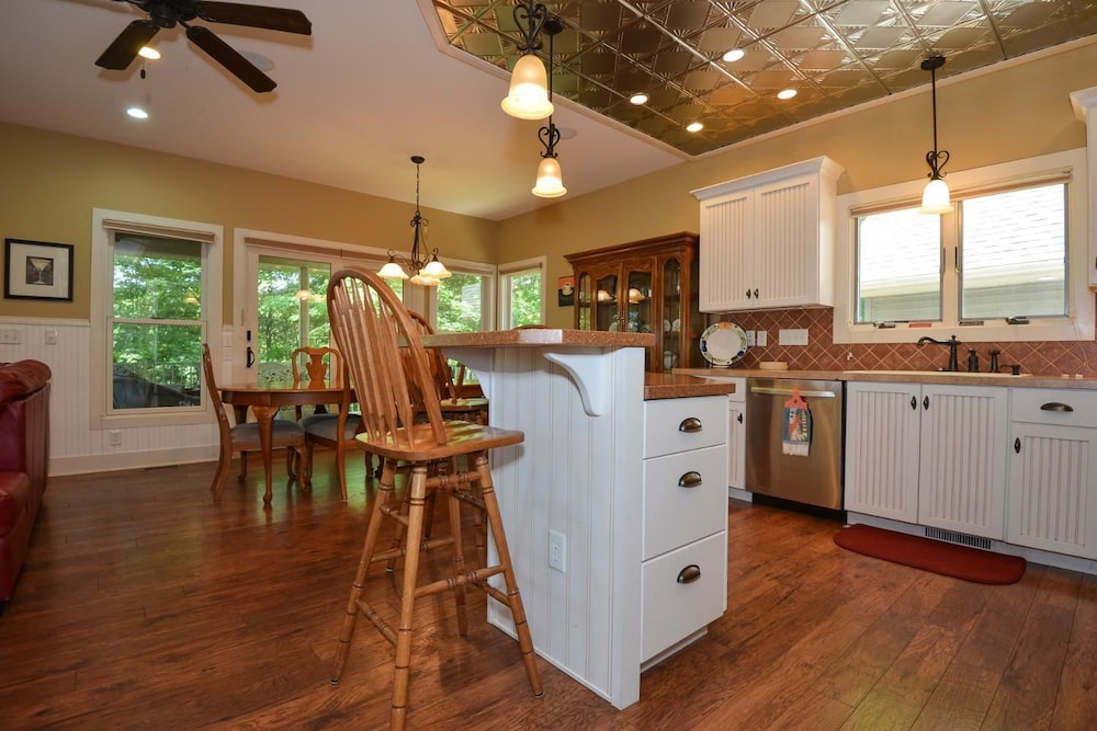 Goshorn Lake Cottages
