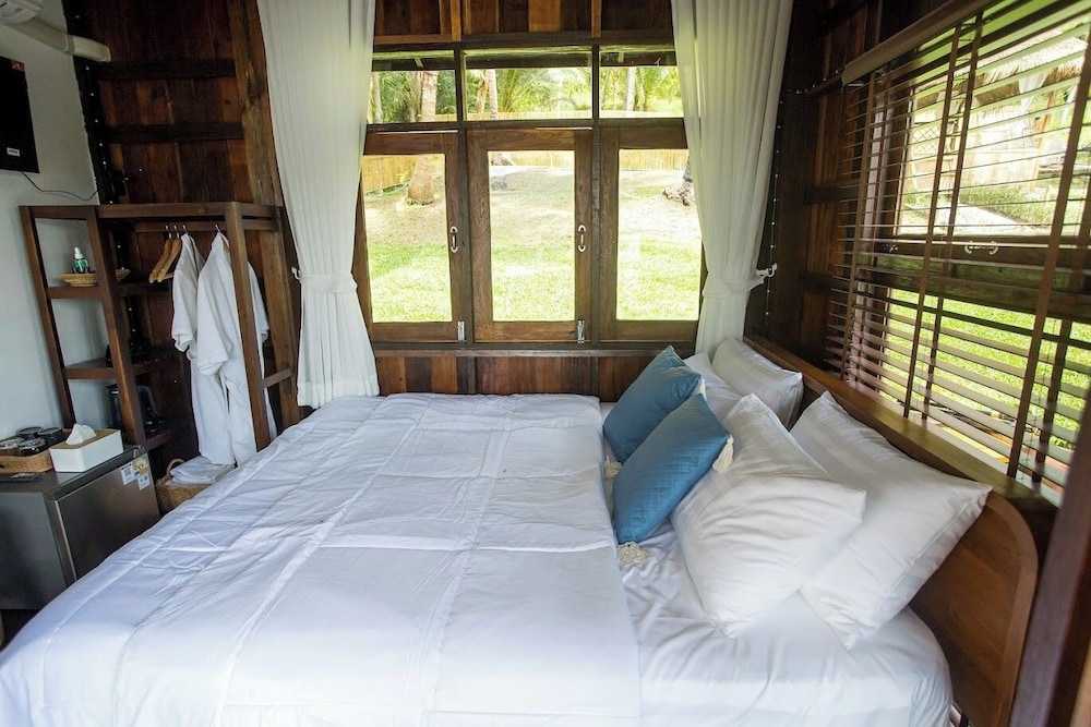Baan Lhong View Lay