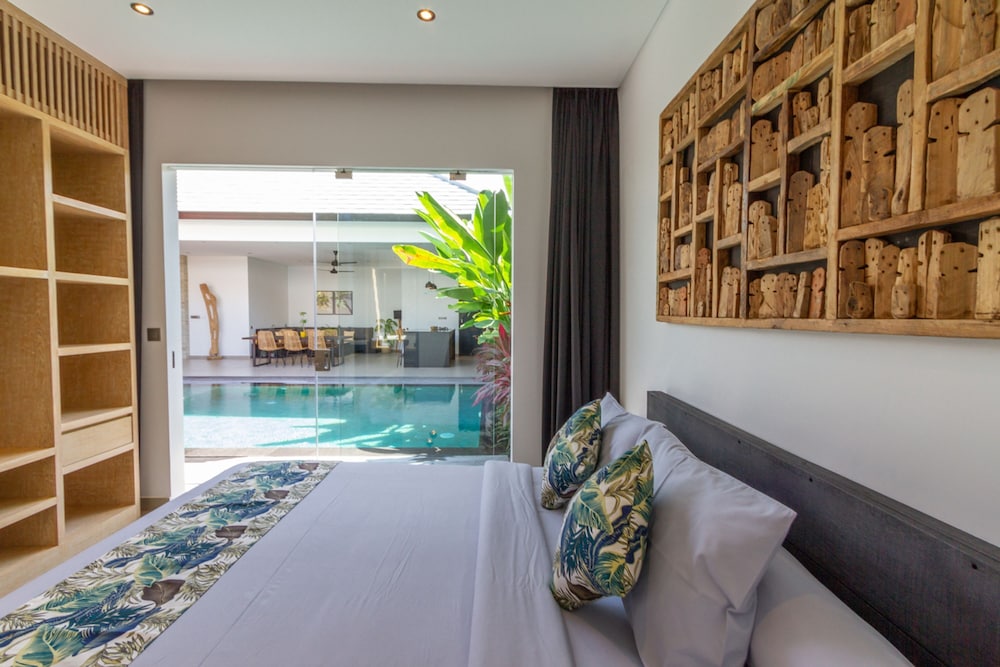 Villa Lys by Alfred in Bali - Charming 3BD Villa w Pool View Near Berawa Beach
