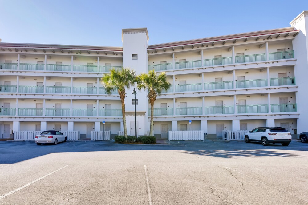 Walkable Condo w/ View Btwn Rosemary & Alys Beach!