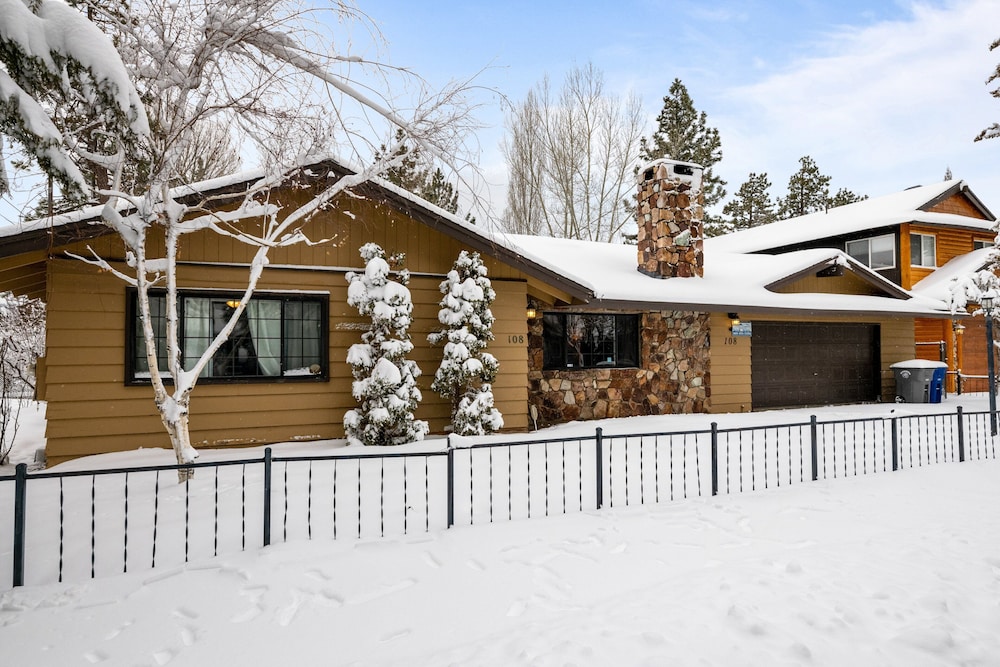 Wanderlust Lodge