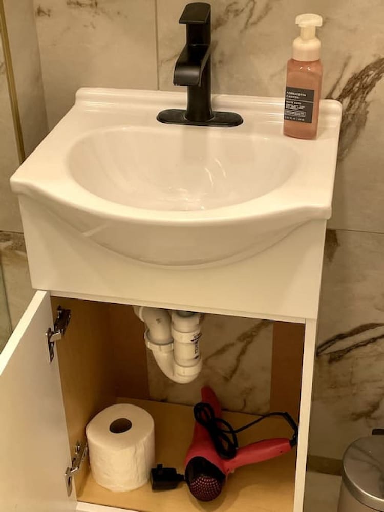 Modern Three Bedroom Condo - Near Boston