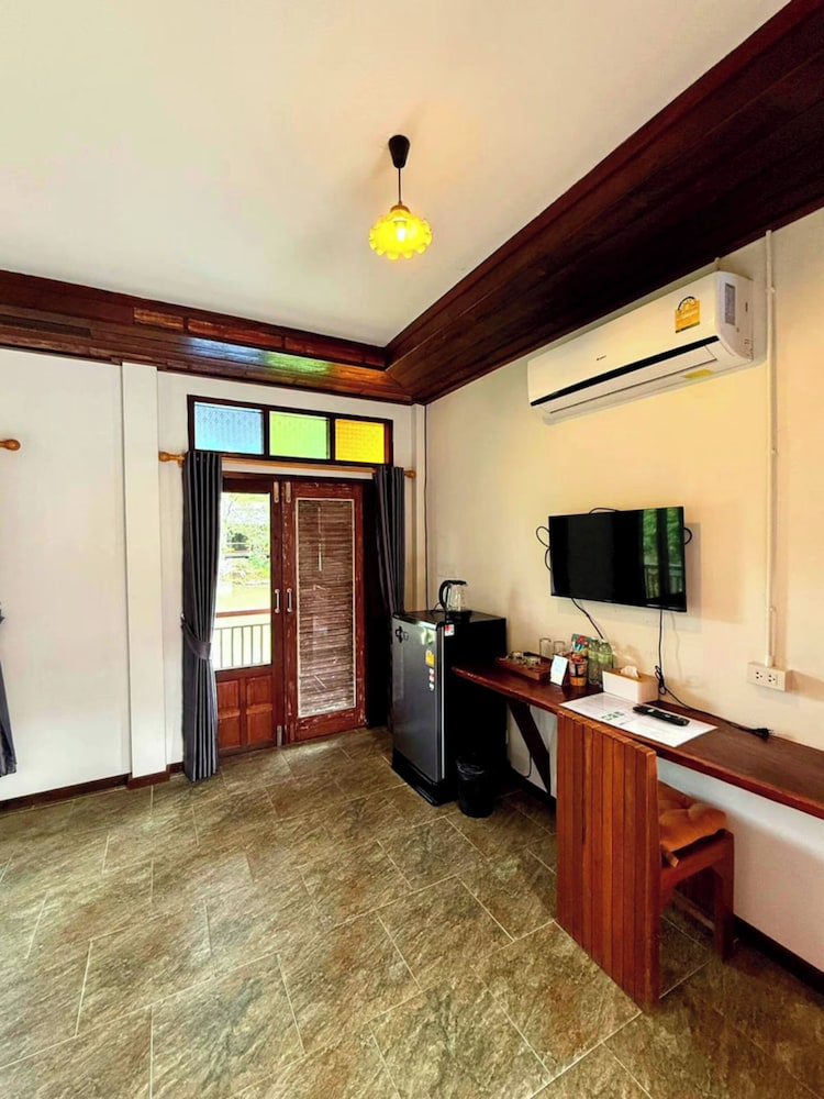 Bang Phra Resort Near Si Racha