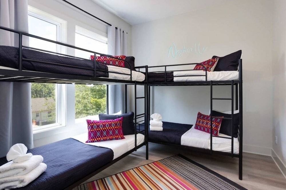 East Nash Oasis - 13 Beds - Going Fast