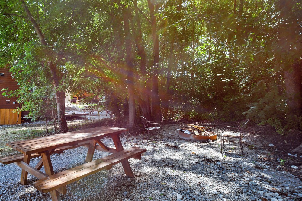 'the Chardonnay Chalet' Defiance Studio Trail!
