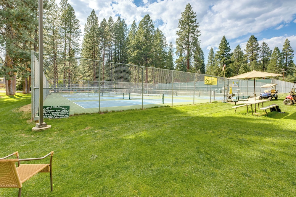 1 Mi to Beach & Golf Course! Lake Almanor Cabin