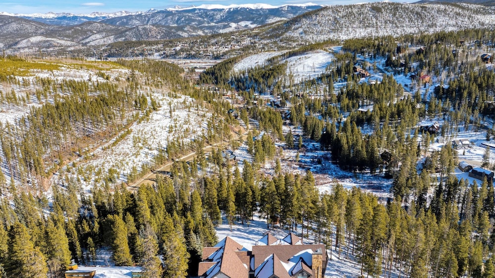 Skate Bowl, Hot Tub & Game Room Breckenridge Adventure Chalet by Avantstay