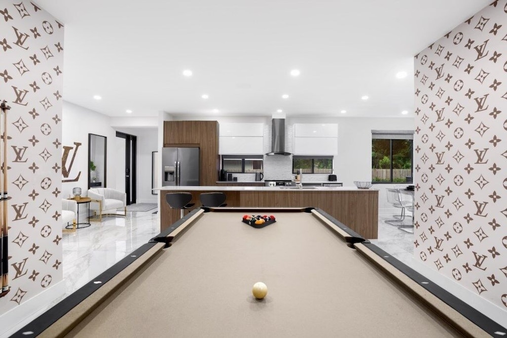 Golden Fox Downtown Pool House 3 Bedroom Home