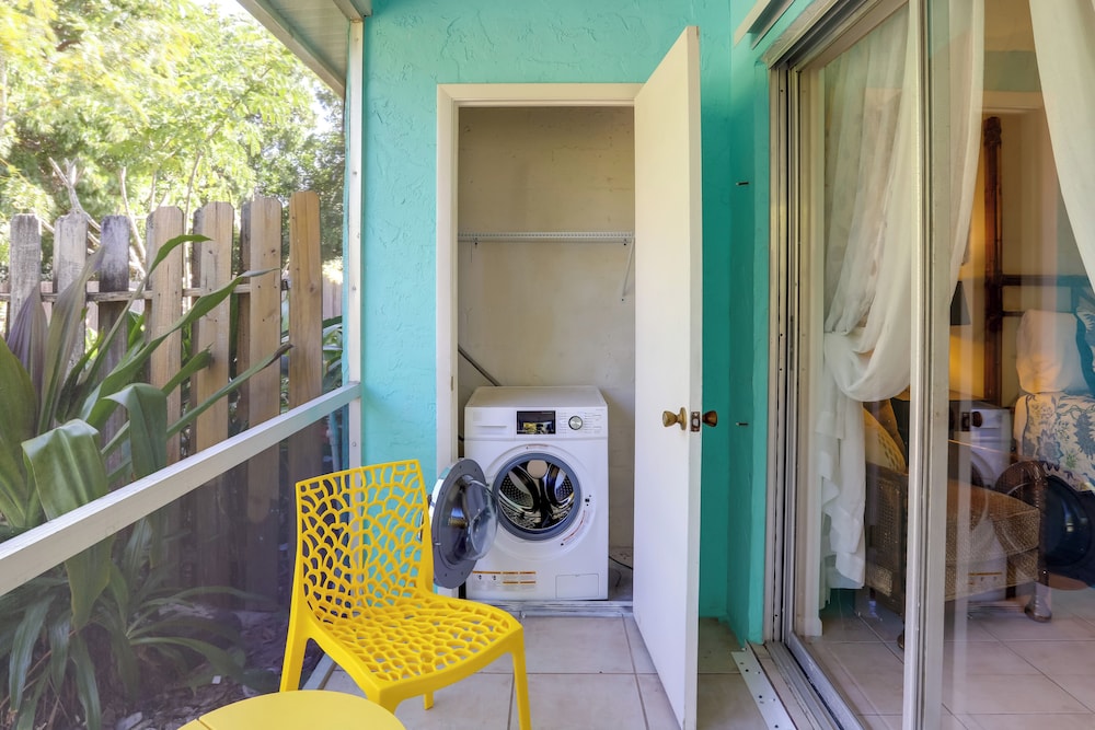 2 Mi to Hobe Sound Beach: Townhome w/ Lanai