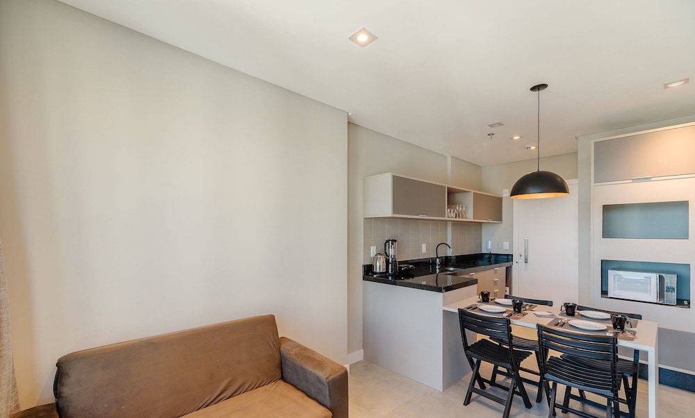 MHF II Apts Variados em Prédio com Vista para o Mar em Itapema