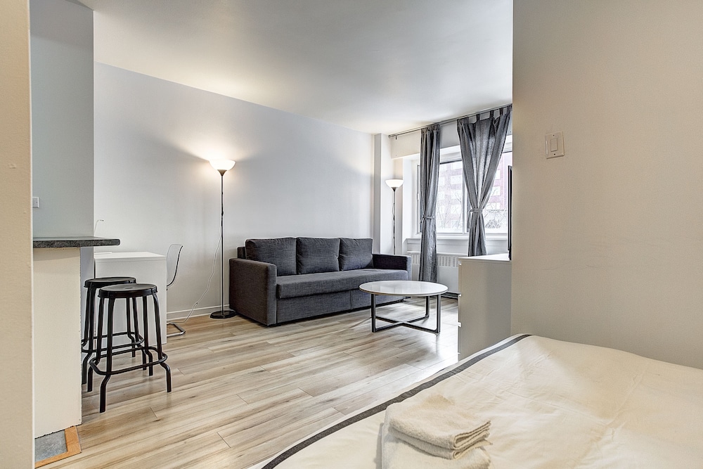 Destination Stays McGill Plaza DT MTL