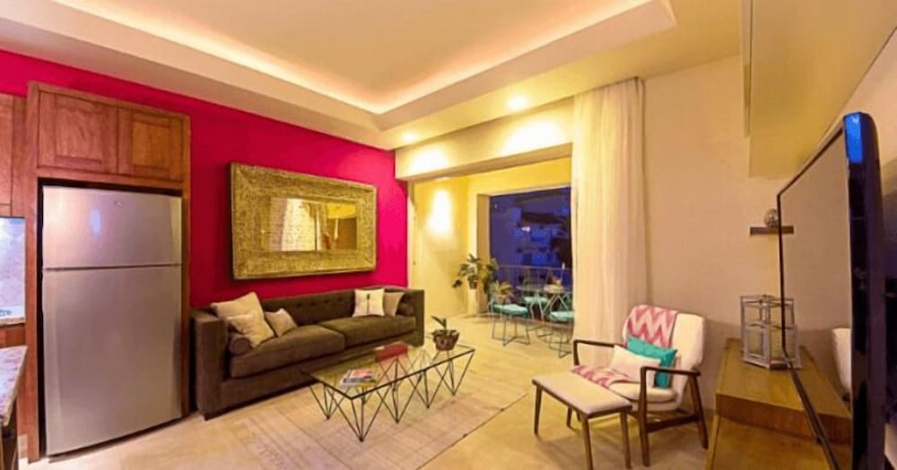 ROMANTIC ZONE V177 STUDIO