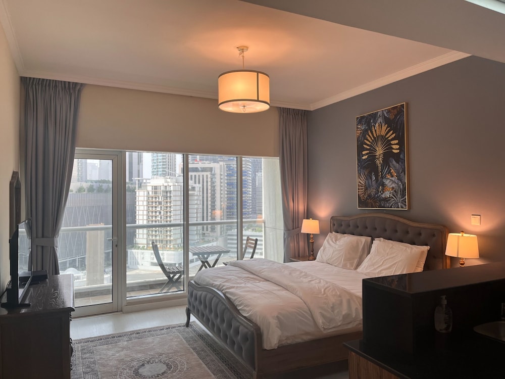 Stylish Studio With Balcony in Downtown Dubai