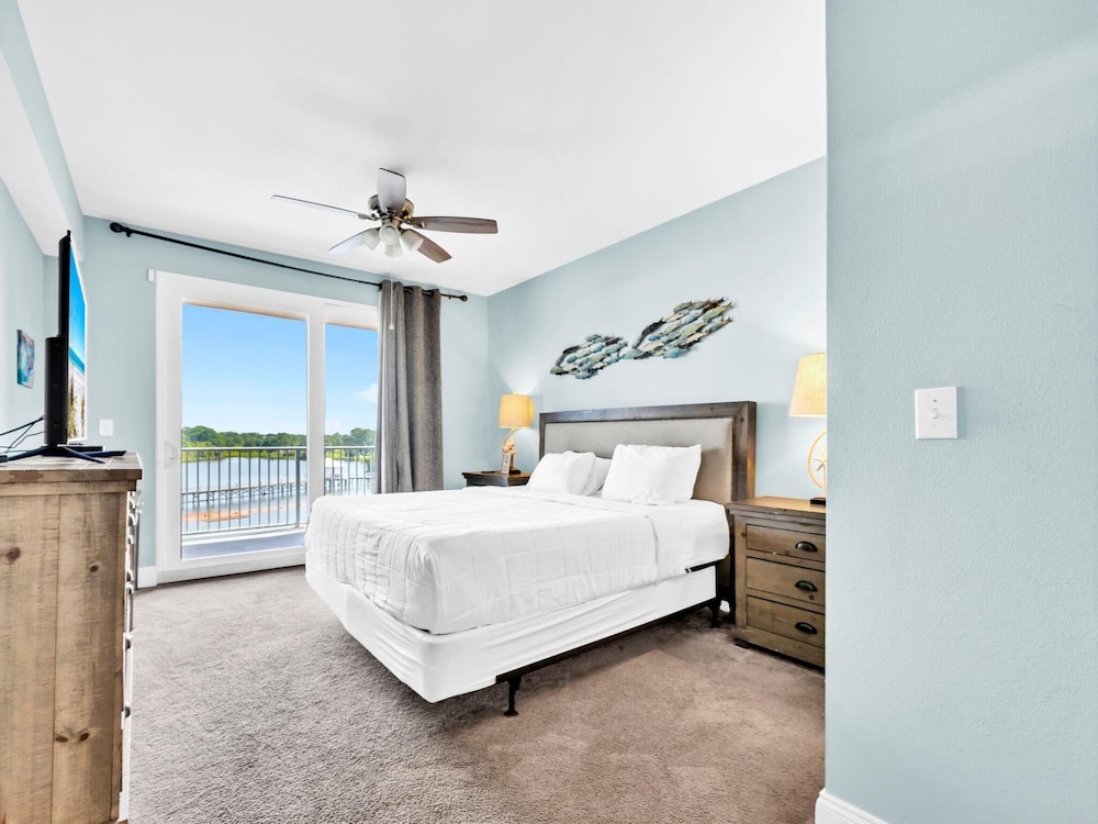 Laketown Wharf 331