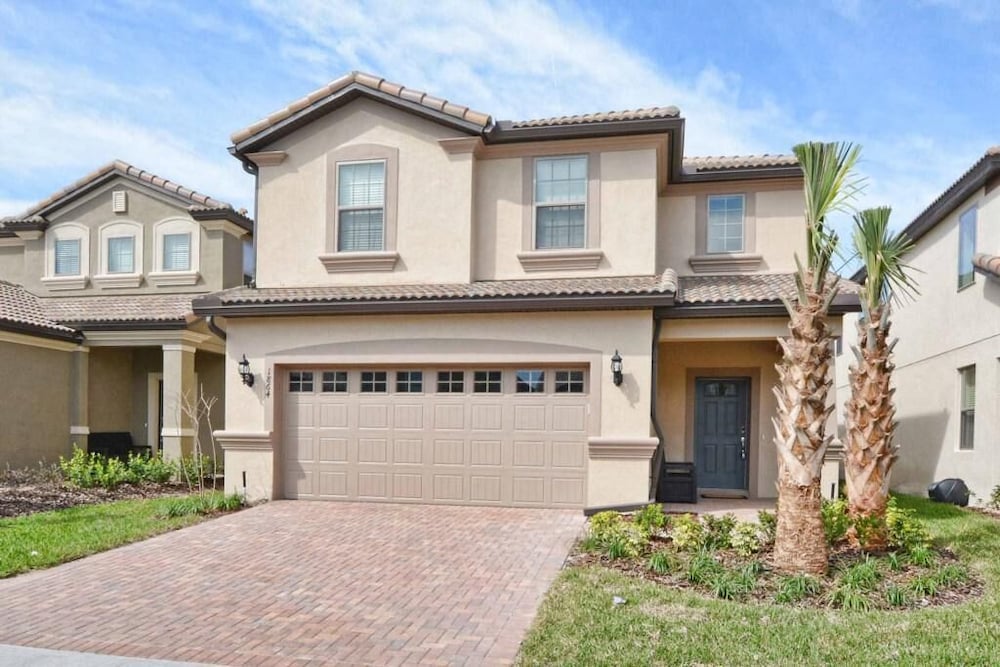 Windsor at Westside-6 Bedrooms House w/pool-3727WW Home by RedAwning - Image 1