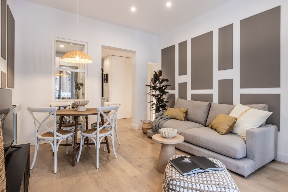 Portici - 2 Bedrooms and Terrace in Goya
